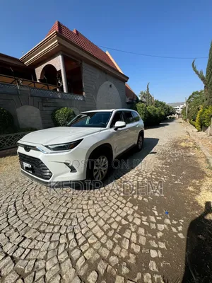 Toyota Grand Highlander Hybrid 2025 White