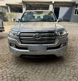 Photo - Toyota Land Cruiser 2017 Silver
