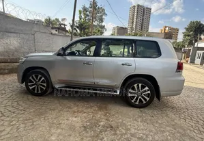 Toyota Land Cruiser 2017 Silver