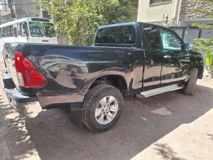 Toyota Hilux Revo Double Cab Deisel 2.8 AWD 2016 Black