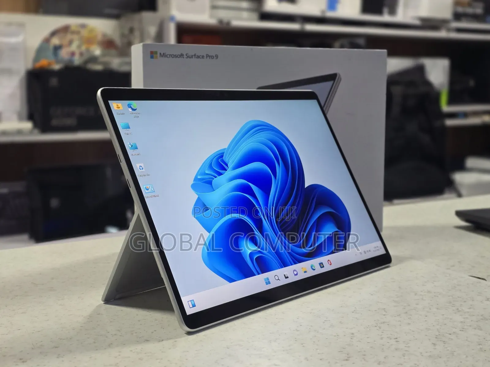 New Laptop Microsoft Surface Pro 9 16GB Intel Core i7 SSD 256GB