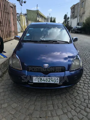 Photo - Toyota Vitz 1.0 FWD 3dr 2001 Blue