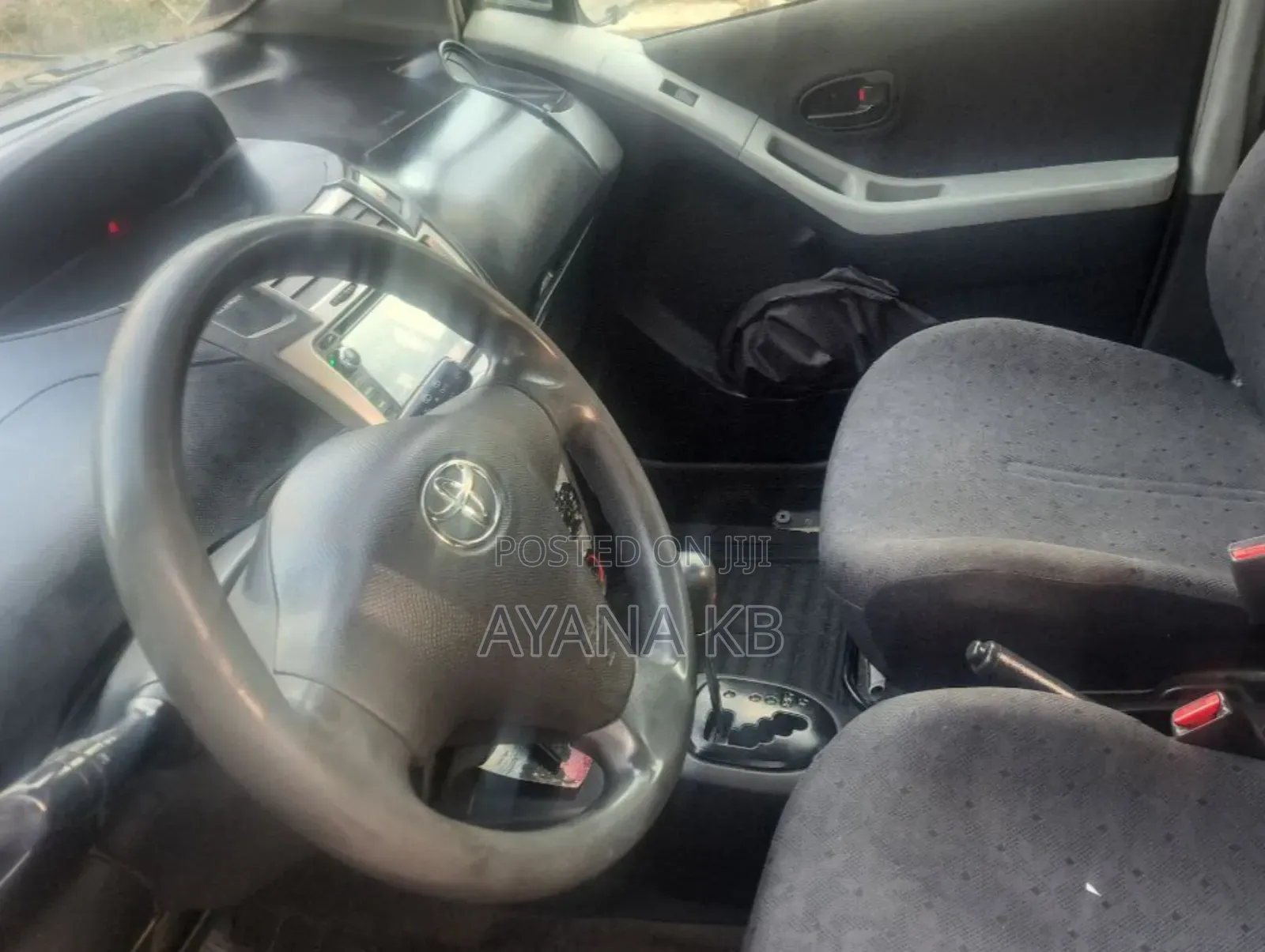 Toyota Yaris 2010 Silver