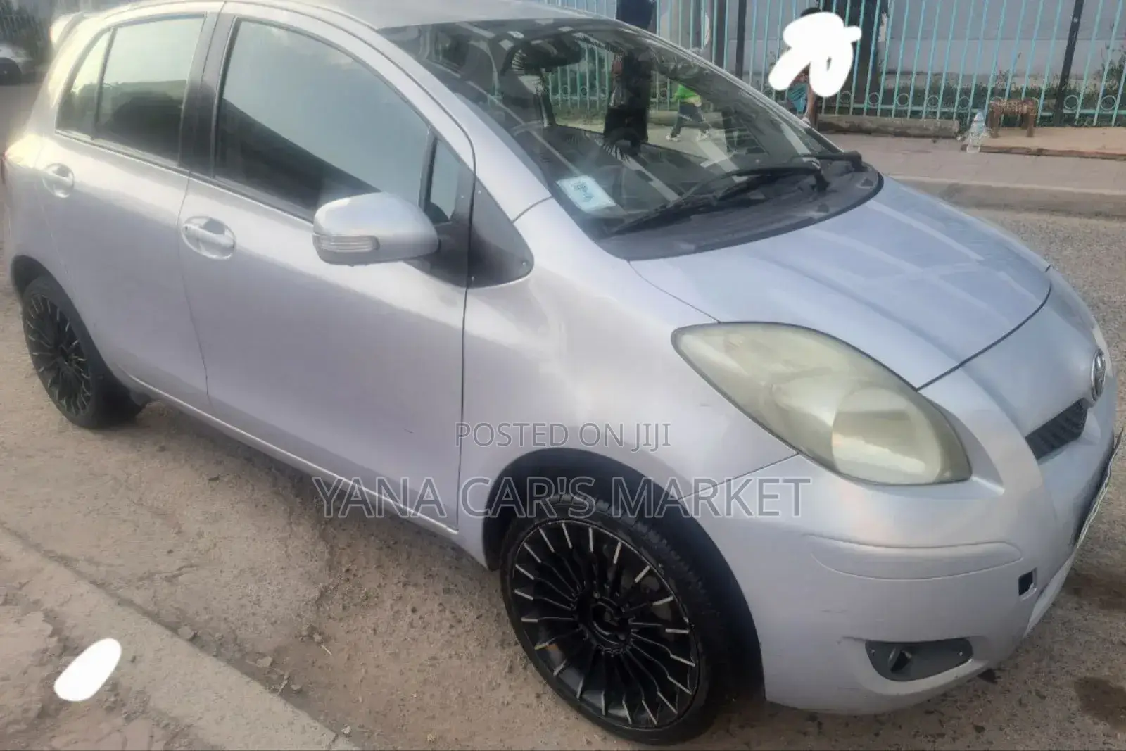 Toyota Yaris 2010 Silver