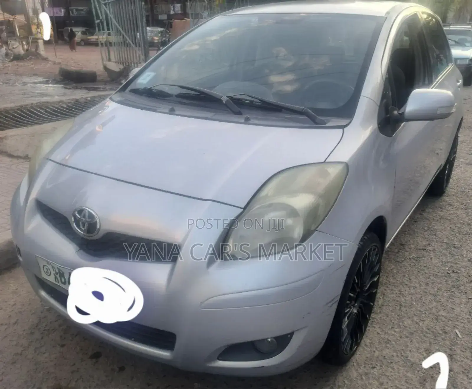 Toyota Yaris 2010 Silver
