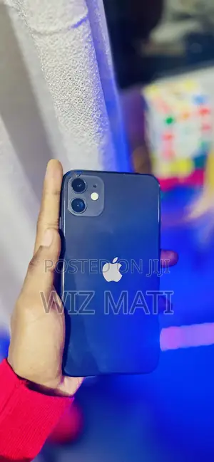 Photo - Apple iPhone 11 128 GB Black