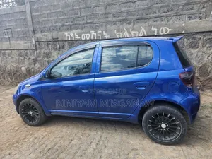 Toyota Vitz 2001 Blue