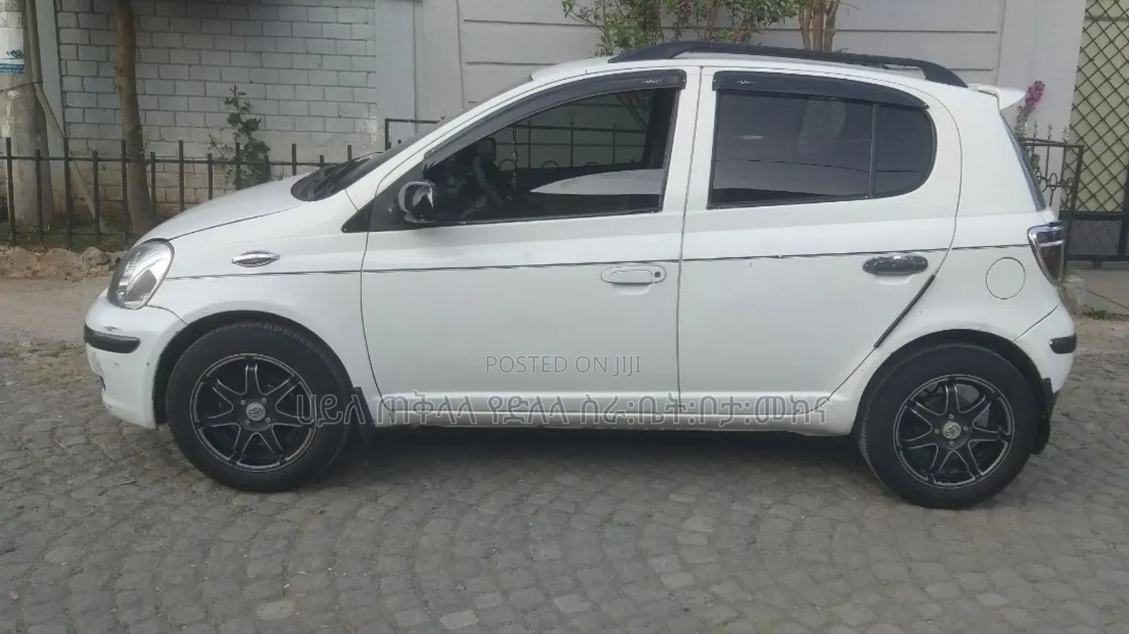 Toyota Vitz 2004 White