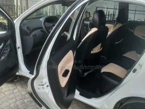 Toyota Vitz 2004 White