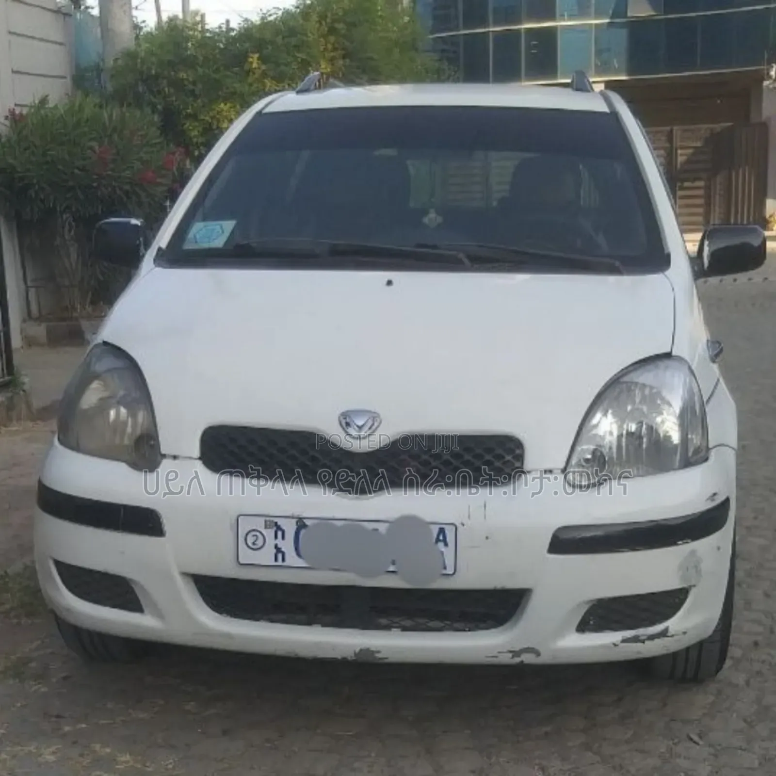 Toyota Vitz 2004 White