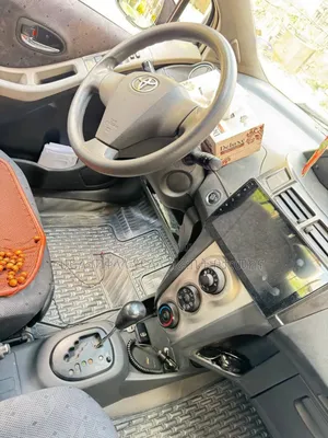 Toyota Yaris 2010 Silver