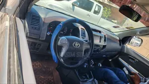 Toyota Hilux SR 4x4 2014 Gray