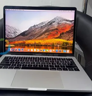 New Laptop Apple MacBook Pro 2017 8GB Intel Core I5 SSD 128GB