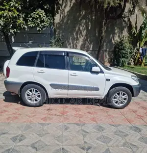 Toyota RAV4 Automatic 2004 White
