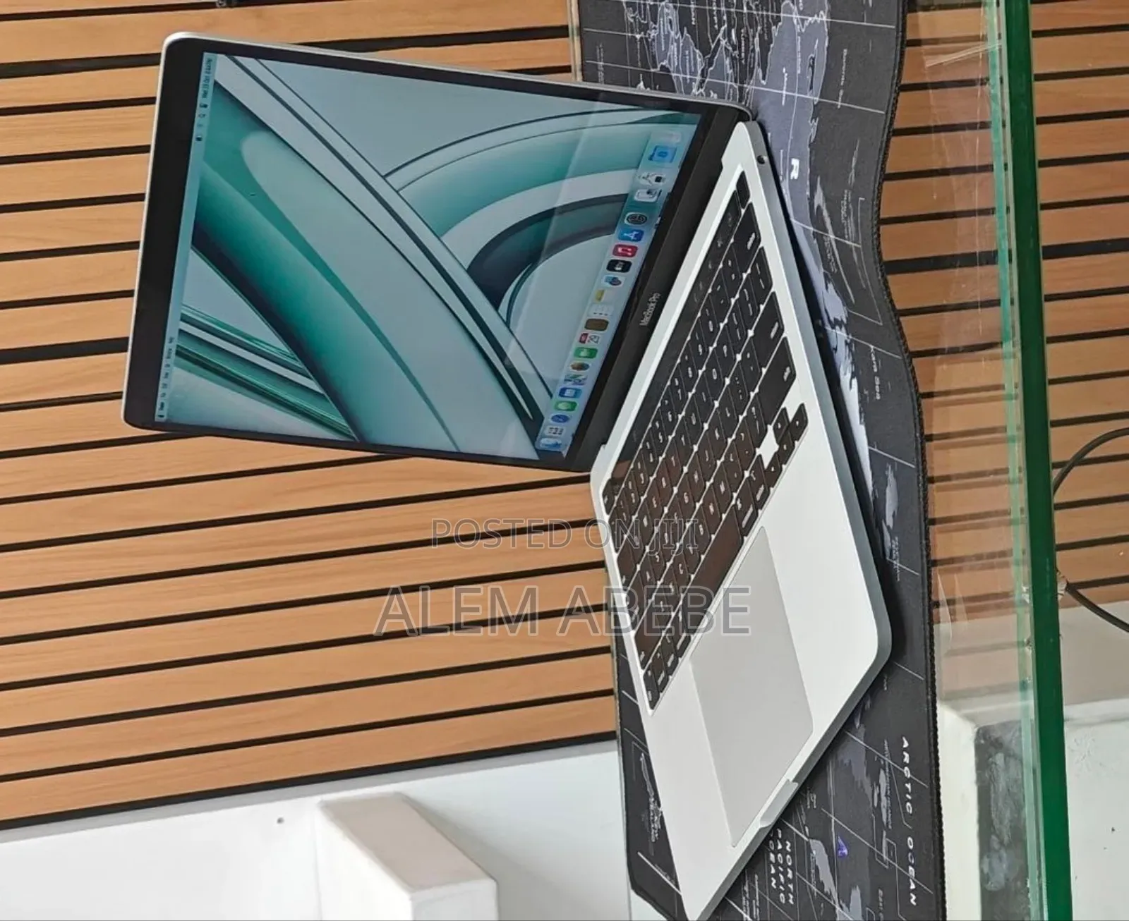 New Laptop Apple MacBook Pro 2022 M2 8GB Apple M2 SSD 256GB