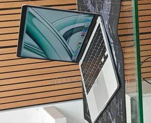 New Laptop Apple MacBook Pro 2022 M2 8GB Apple M2 SSD 256GB