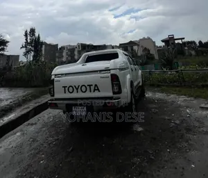 Toyota Hilux 2012 Beige