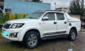 Toyota Hilux 2012 Beige