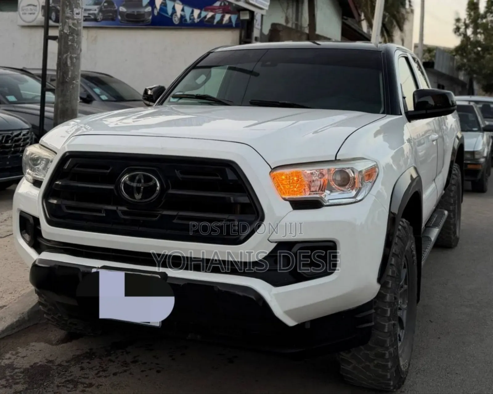Toyota Tacoma 2018 Beige