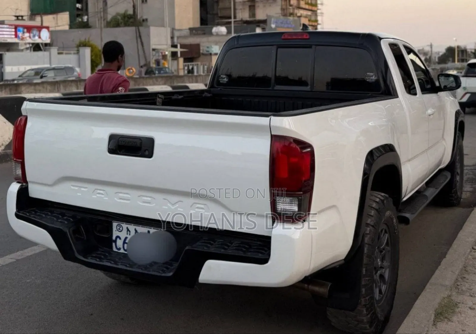 Toyota Tacoma 2018 Beige