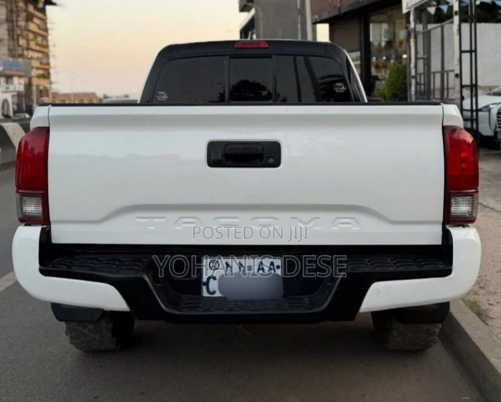 Toyota Tacoma 2018 Beige