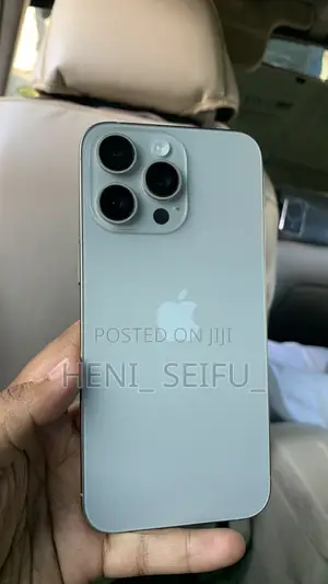 Photo - New Apple iPhone 15 Pro Max 256 GB Gray