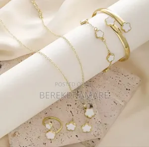 Women Jewelry In Different Colour White And Gold