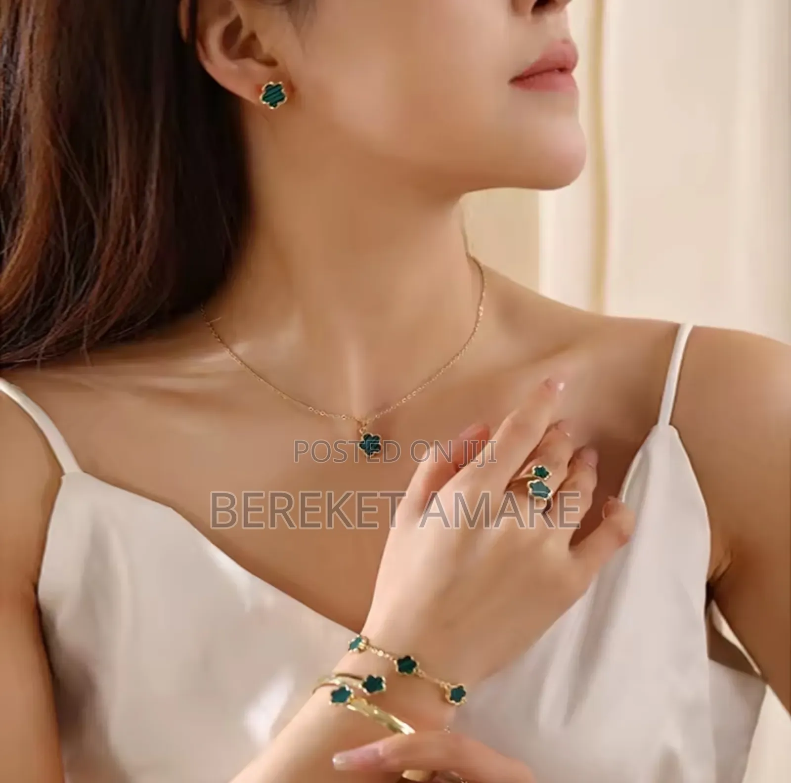 Women Jewelry In Different Colour White And Gold