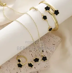 Women Jewelry In Different Colour White And Gold