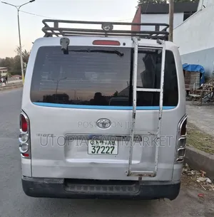 Toyota HiAce 2007 Silver