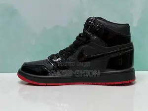 Photo - Air Jordan 1 Retro High