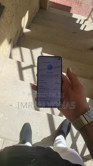 Samsung Galaxy S10e 128 GB White