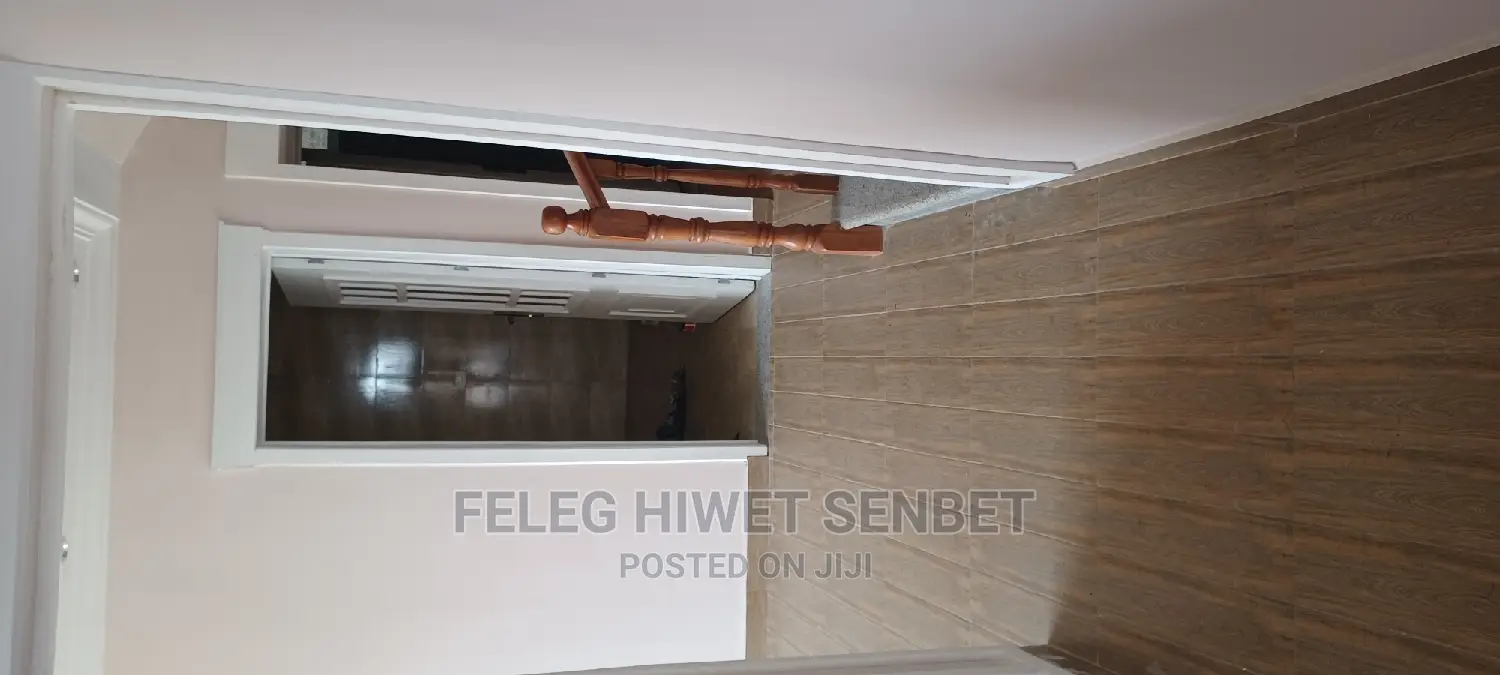 5bdrm House in አአ, Bole for sale