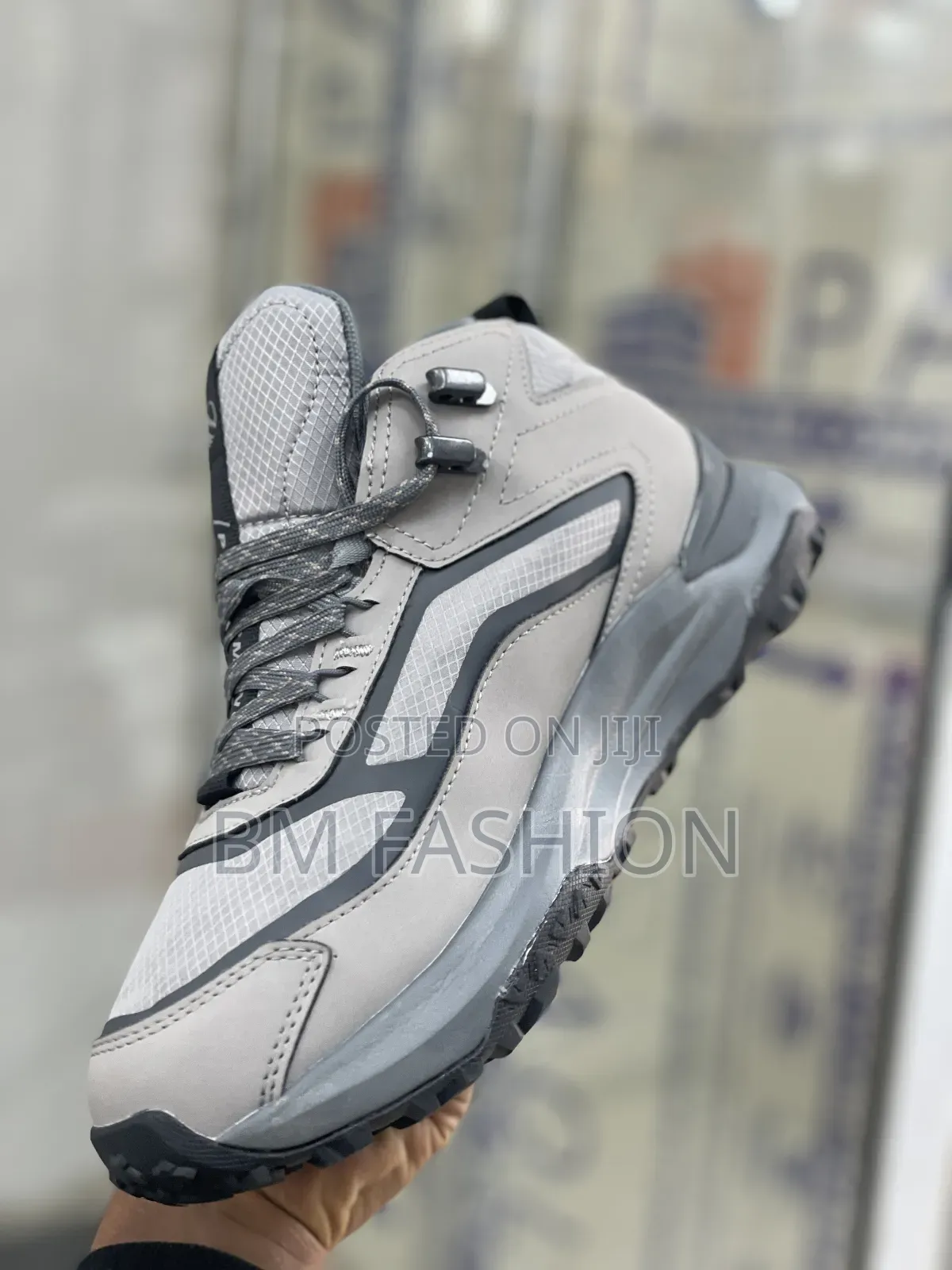 Mid Cut Trail/Hiking Sneakers