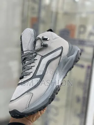 Mid Cut Trail/Hiking Sneakers