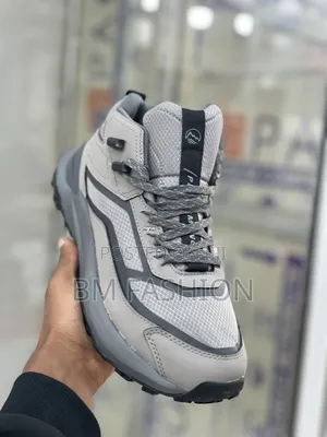 Mid Cut Trail/Hiking Sneakers