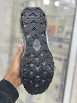 Mid Cut Trail/Hiking Sneakers