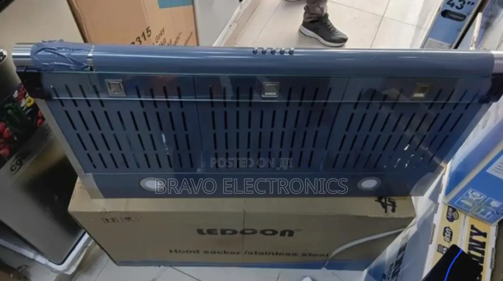 Kitchen Saker Cooker Hood 60×90 – Powerful Suction, Clean Stylish