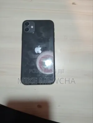 Photo - Apple iPhone 11 64 GB Black