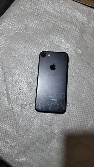 Apple iPhone 7 32 GB Black
