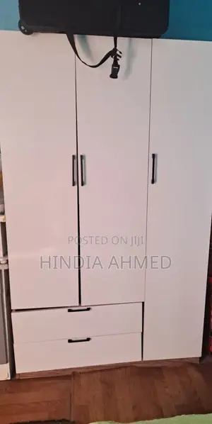 Photo - ቁምሳጥን ሜትር ከ 20