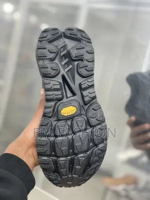 New Stylish Hoka Sneakers (Pure Comfort, Durability)