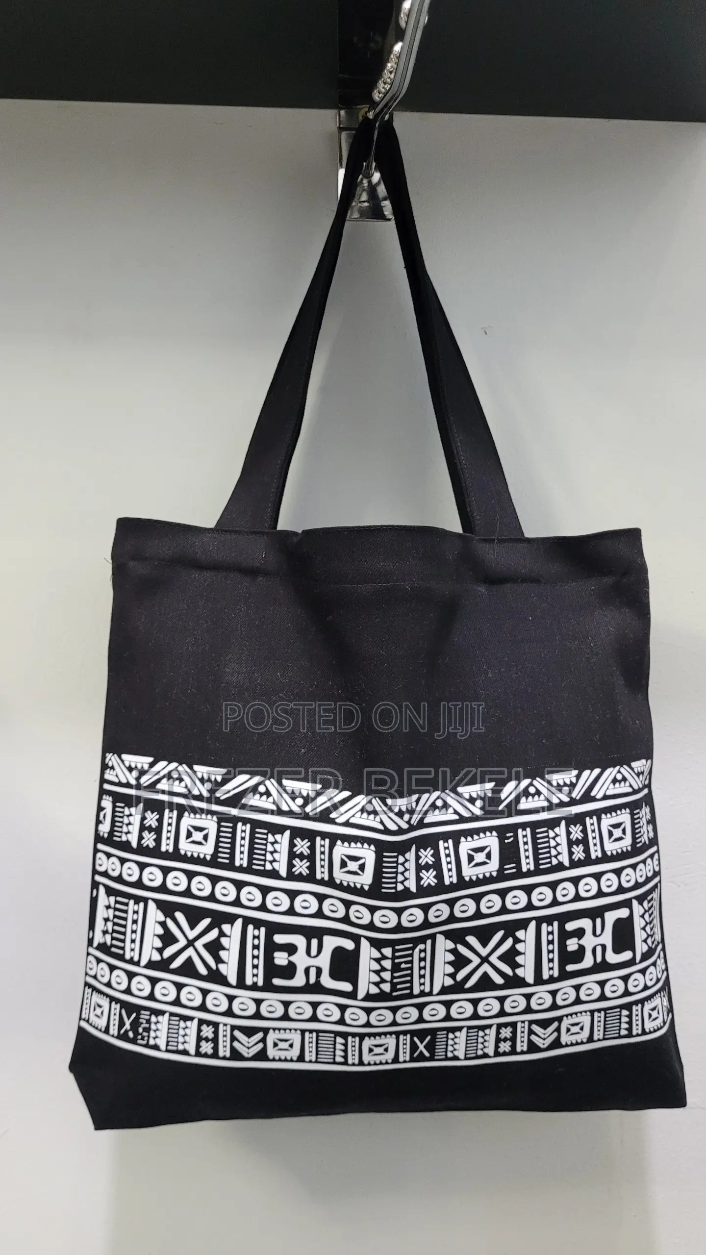 Tote Bag (የሴት ቦርሳ)