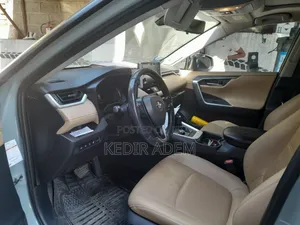 Toyota RAV4 2019 Maroon