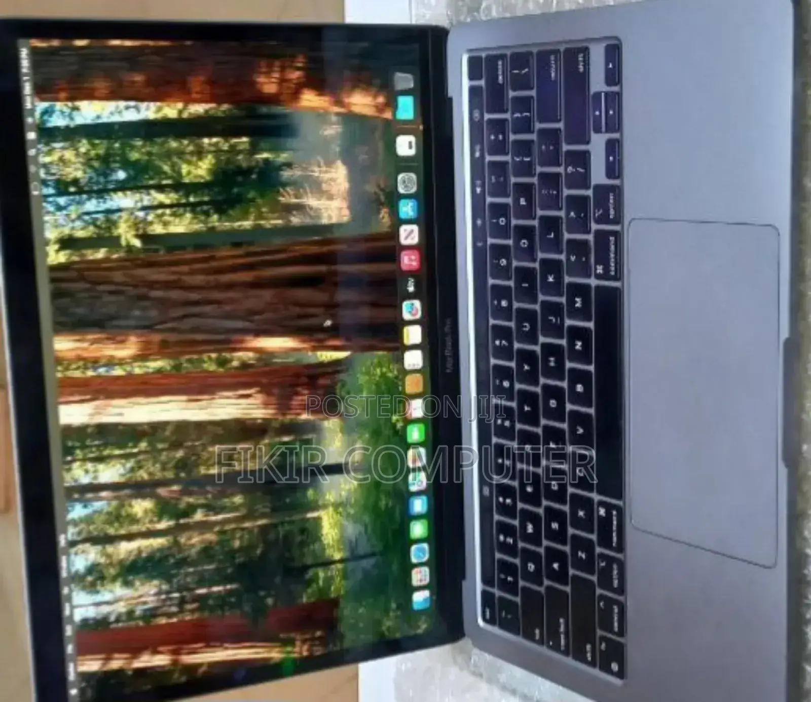 New Laptop Apple MacBook Pro 2020 M1 8GB Apple M1 Pro SSD 256GB