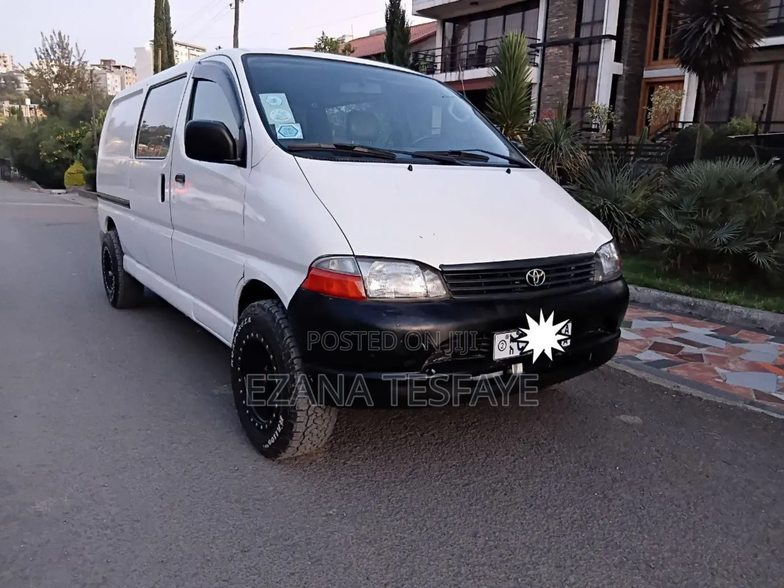 Toyota HiAce 2002 White