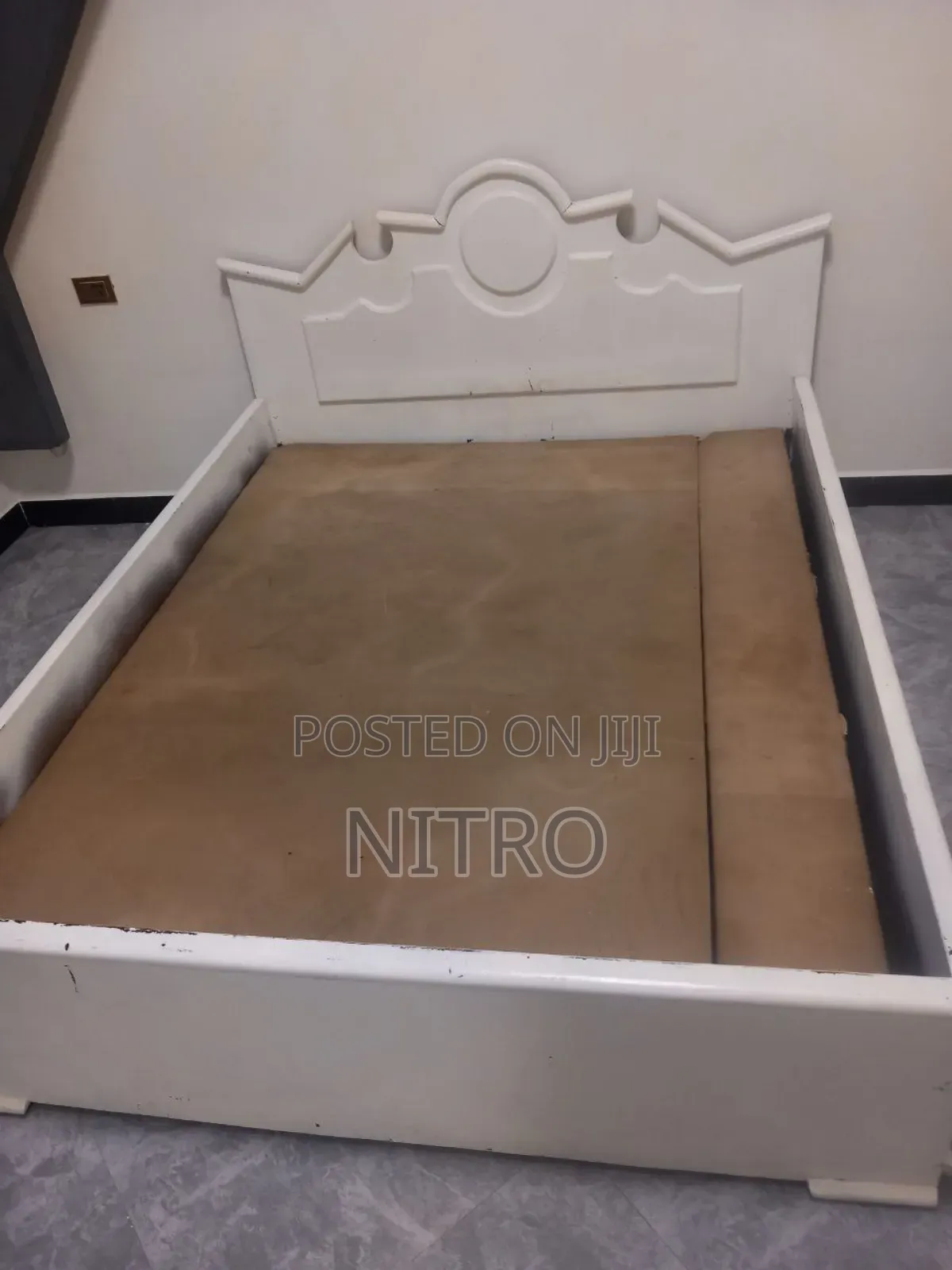 Modern Comfortable Bed for Sale