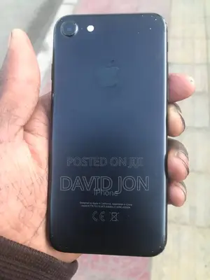 Photo - Apple iPhone 7 128 GB Black