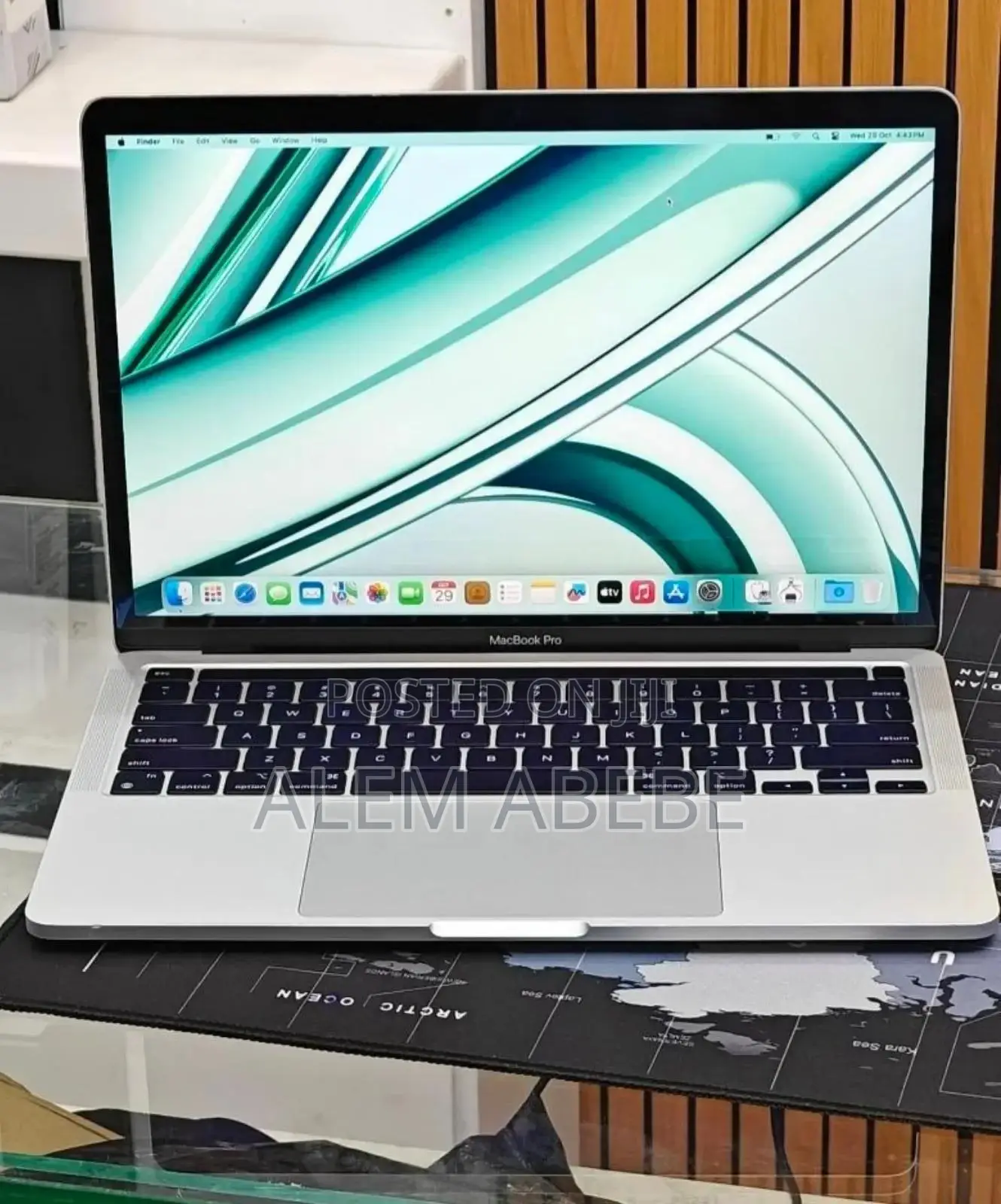 New Laptop Apple MacBook Pro 2022 M2 8GB Apple M2 SSD 256GB