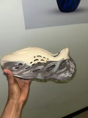 Photo - Yezzy Foam